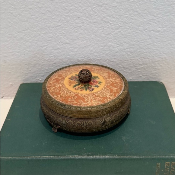 Antique Made in England Floral Pink & White Lace Inset Powder Vanity Jar - Picture 3 of 14